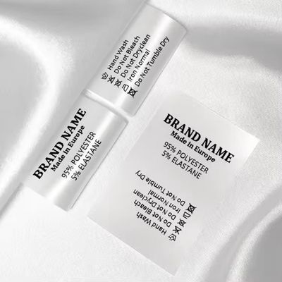 Harga yang bagus Satin Sutra Cetak Pakaian Label Tenun Kaos Leher Tag Perawatan Label Untuk Pakaian on line